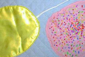 つるつるとビーズのぽつぽつ