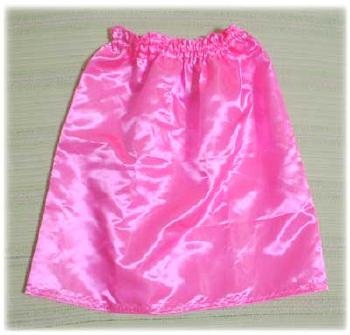 サテンのスカート