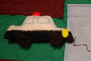 刺繍で車庫の形