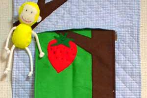 いちごとぶどうのアップリケ