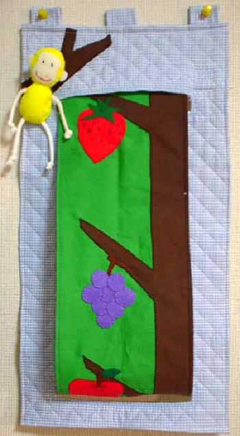 いちごとぶどうのアップリケ